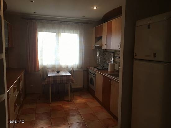 Inchiriez apartament cu 3 camere - zona Tineretului
