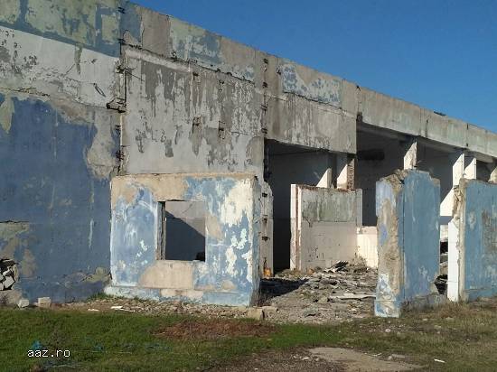Vand spatiu industrial,   Ghimpati