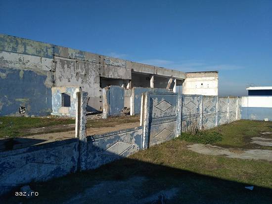 Vand spatiu industrial,   Ghimpati