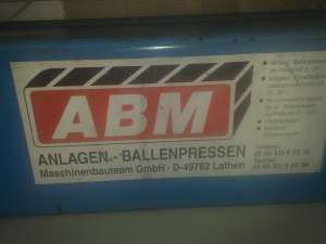 Vand/schimb presa de balotat deseu carton/hartie