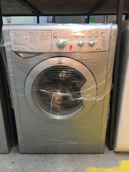 Masina de spalat INDESIT Argintie Aproape noua ECO Time