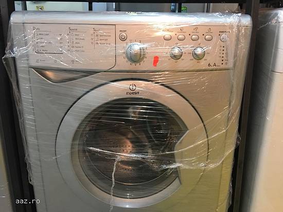 Masina de spalat INDESIT Argintie Aproape noua ECO Time