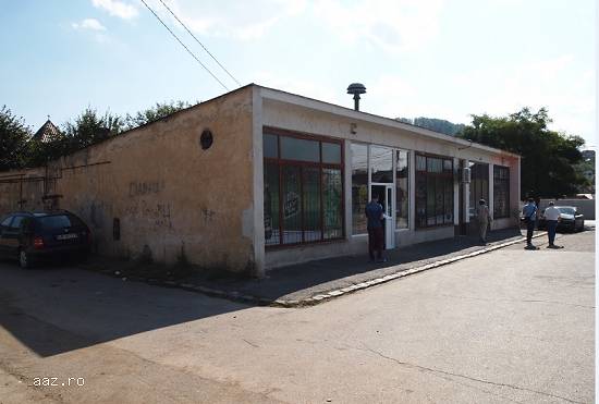 Vand 6 spatii comerciale Medias,   str. Stejarului,   prin administrator judiciar