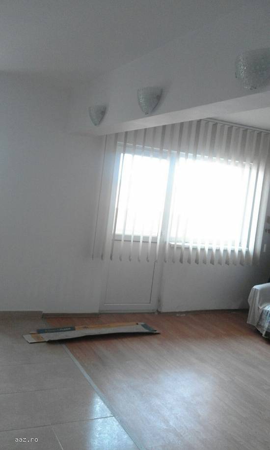 Vand apartament 3 camere