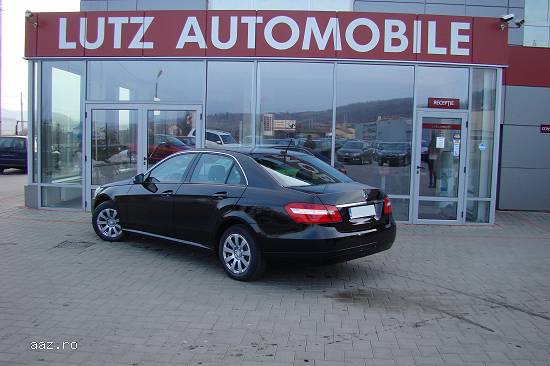 MERCEDES BENZ E200