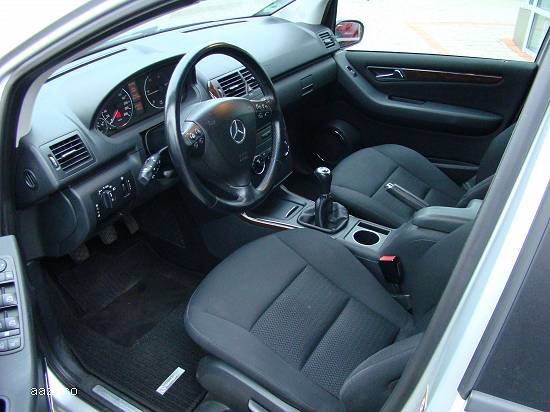 MERCEDES BENZ A 200