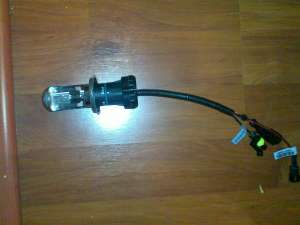 Becuri bixenon H4 si Xenon H7/becuri si kit-uri