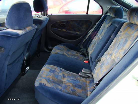 MITSUBISHI CARISMA
