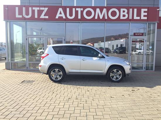 TOYOTA RAV 4