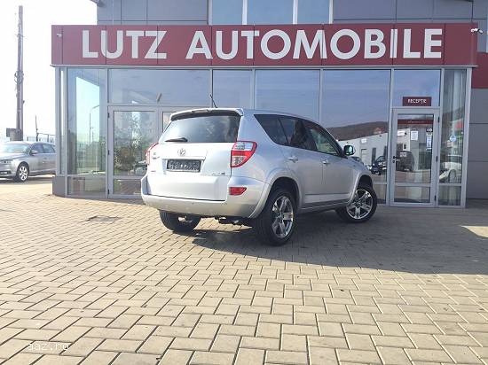TOYOTA RAV 4