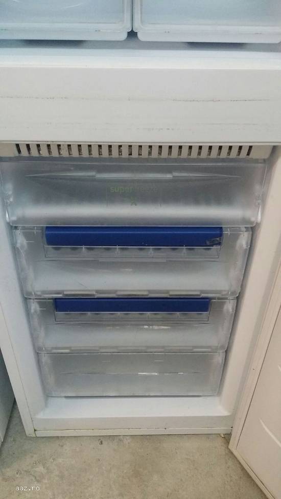 Frigider HOTPOINT Frost Free