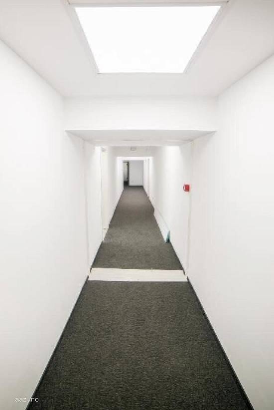 Birou Unirii-la cheie-prima inchiriere,   vedere bulevard