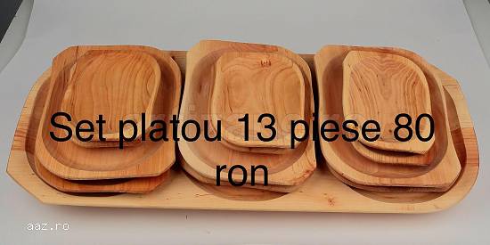 Set de 13 platouri din lemn pentru servit