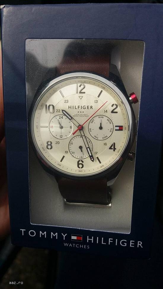 TOMMY HILFIGER