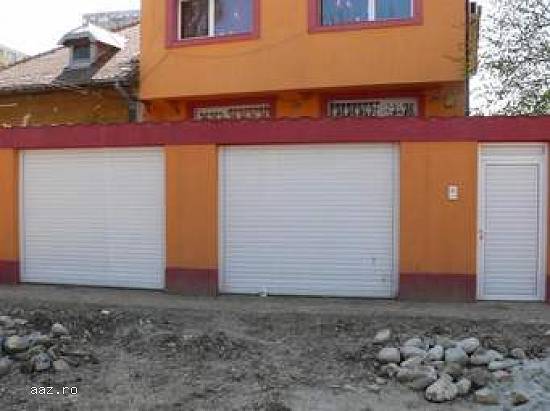 Usi de garaj  Producator