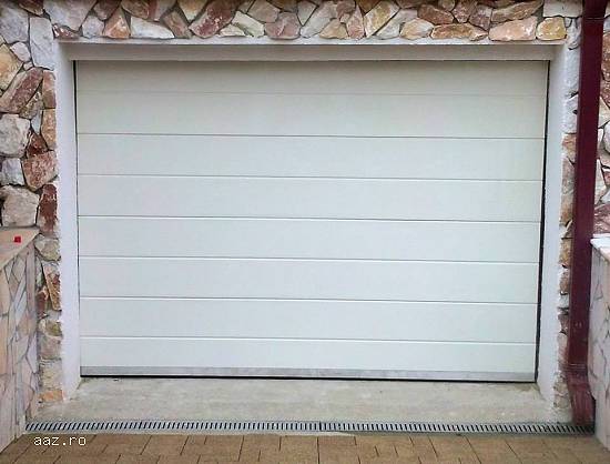 Usi de garaj  Producator