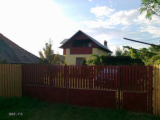 Vand casa vacanta cu 1300 mp teren intravilan sat Smei,   Jud. Arges