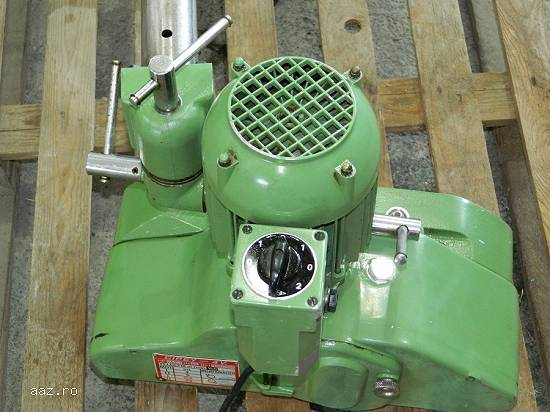 Dispozitiv de avans mecanic cu 3 role CIPSY