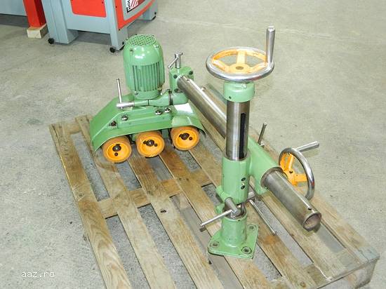 Dispozitiv de avans mecanic cu 3 role CIPSY