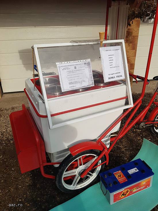 Vand triciclete de inghetata ambulant