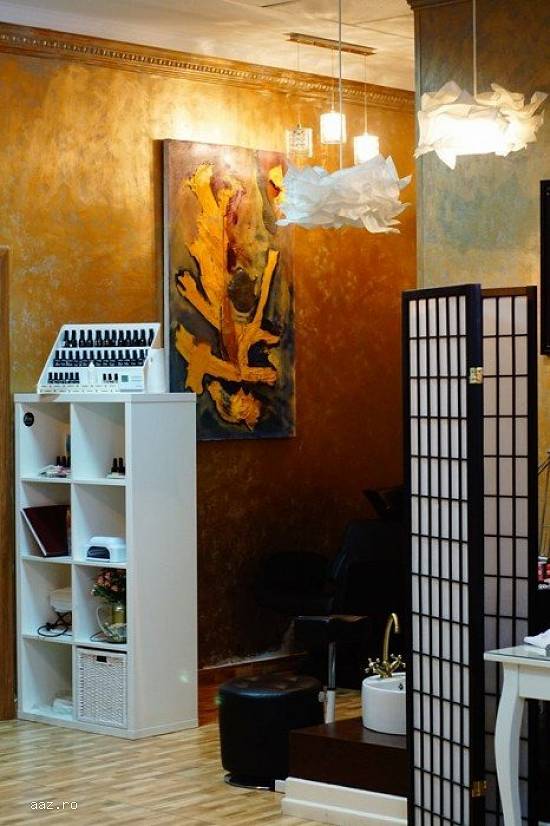 Vand afacere: salon infrumusetare ultracentral - Unirii,   la cheie,   functional