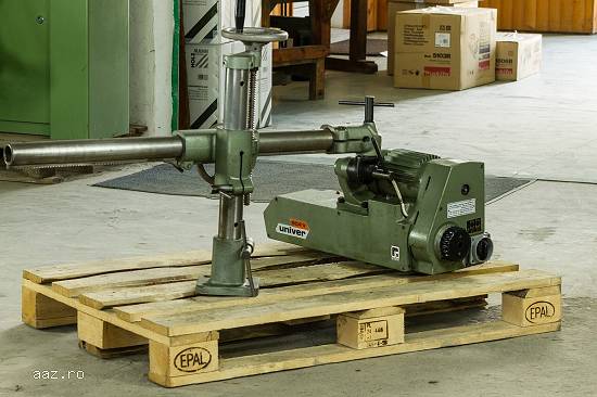Dispozitiv de avans mecanic cu 4 role UNIVER 904