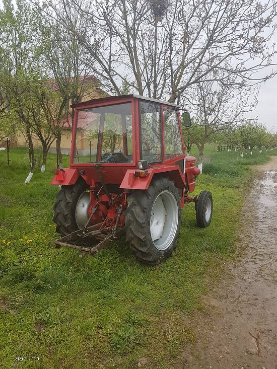Vand tractoras U445 sau schimb cu altul mai mare