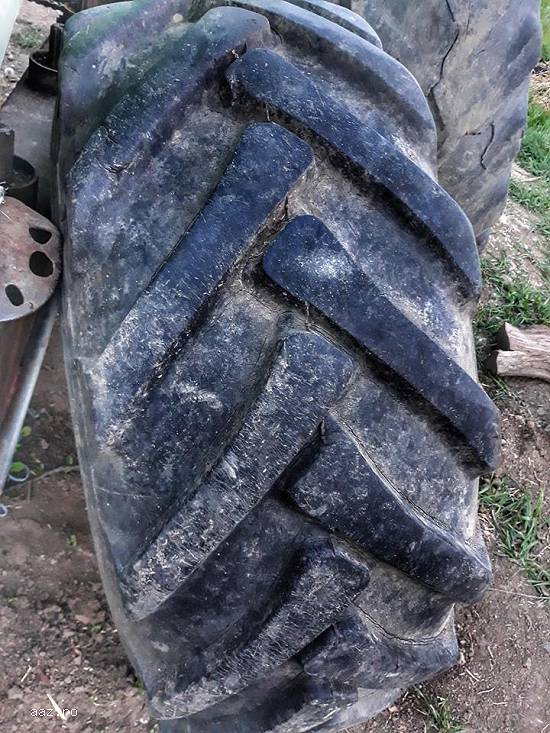 Vand 2 cauciucuri agricole cu jante