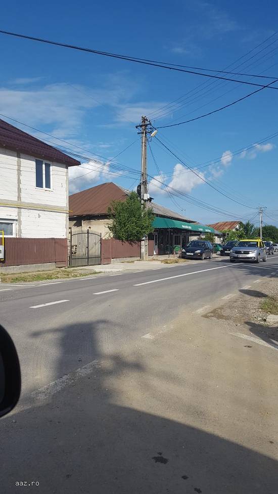 Casa si teren 700mp-zona linistita