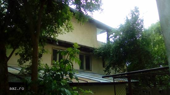 Vând apartament 4 camere in vila Breaza