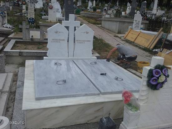 monumente funerare marmura si granit,   constructii funerare