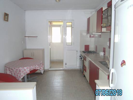 Inchiriez apartament