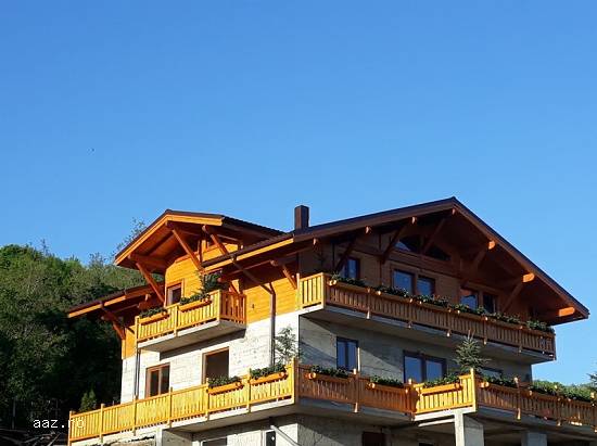 Vand casa de lux Poiana Campina