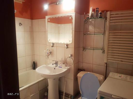 Caut colega de apartament
