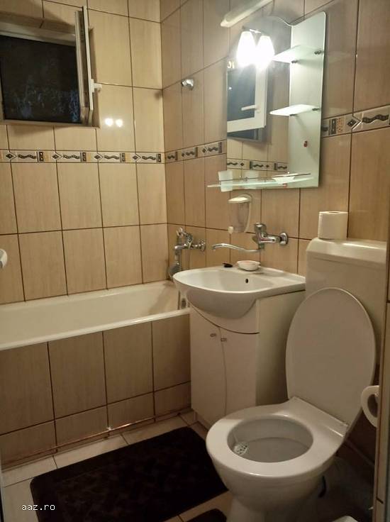Inchiriez apartament 3 camere