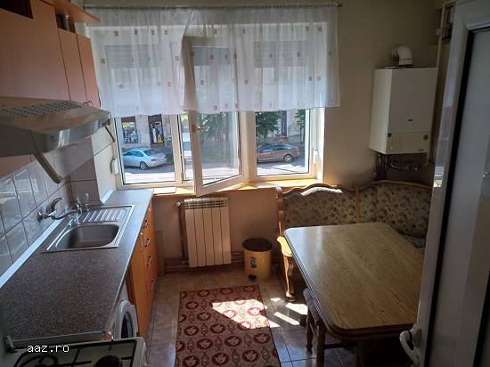 Inchiriez apartament 3 camere