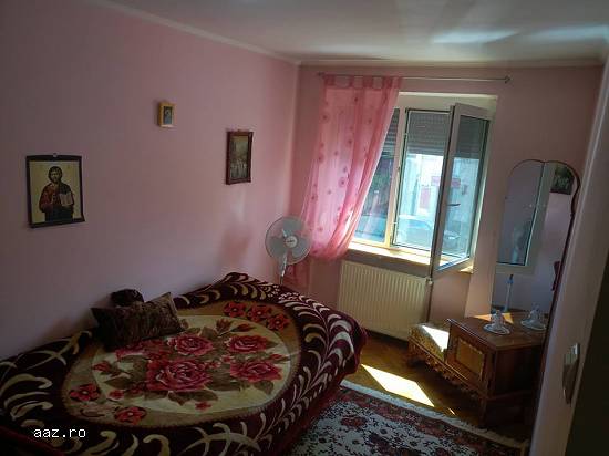Inchiriez apartament 3 camere