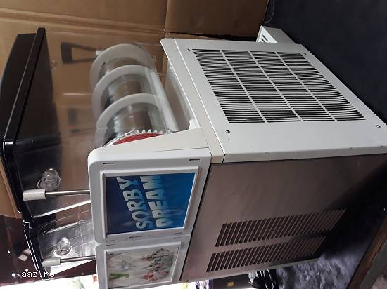 Aparat pentru suc cu fulgi de ghiață granita