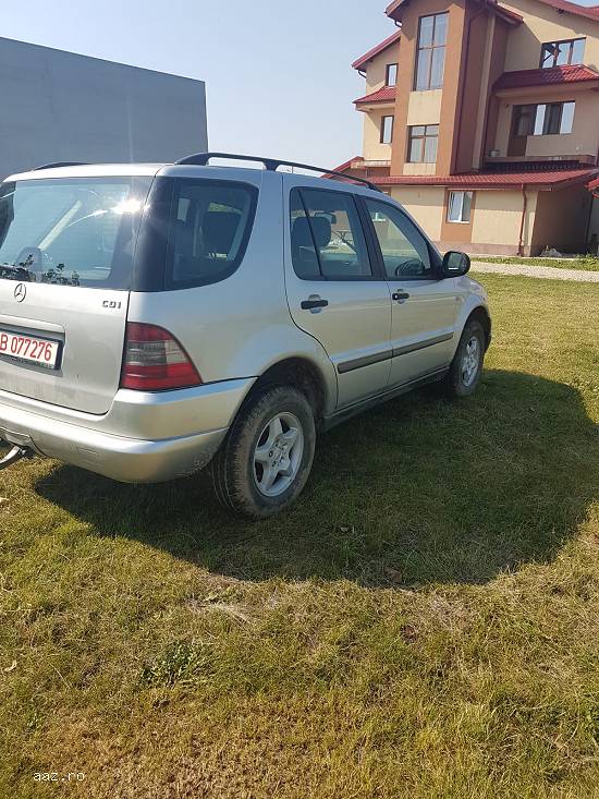 Vand Mercedes ML 270,  4x4 permanent,  motor 2,  7cm³