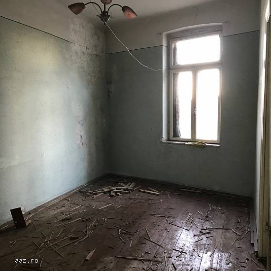 Centru - Cladire renovabila P+2+M
