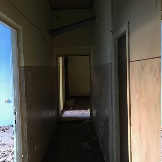 Centru - Cladire renovabila P+2+M