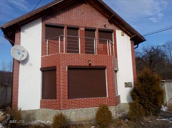 Rulori exterioare si plase de insecte +service