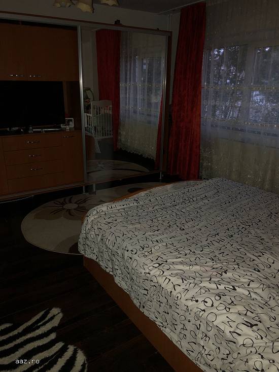 Vând apartament 3 camere