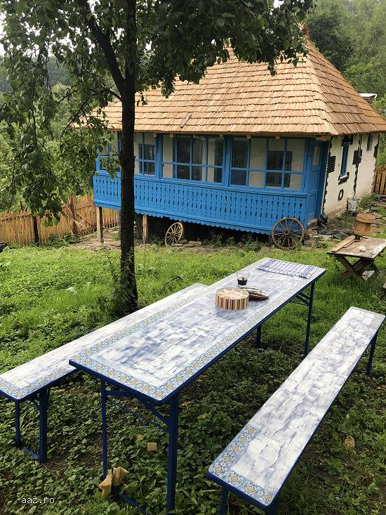 Set masa + banchete pentru curte sau terase
