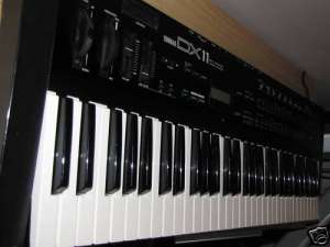 Vind Yamaha dx 11 keyboard si  modul de dx 11