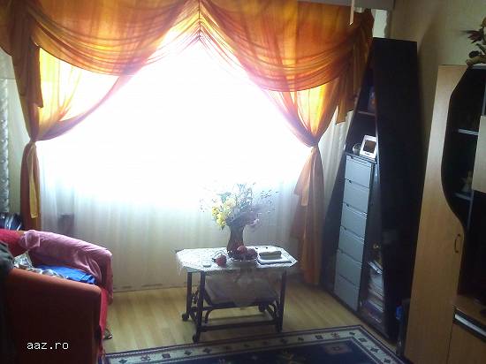 apartament semidecomandat de vanzare pret negociabil
