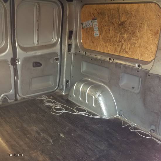 AUTOUTILITARA RENAULT TRAFIC,   prin lichidator