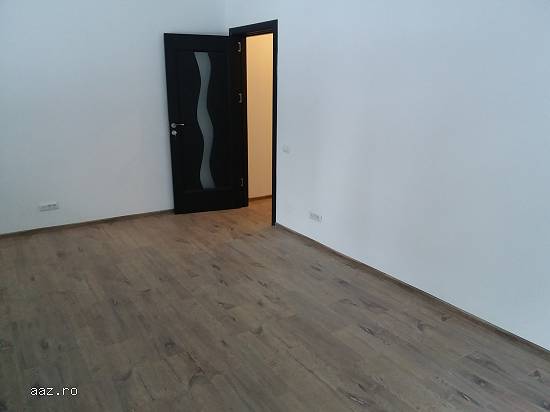 Apartament 2 camere,    pretabil spatiu comercial. MILITARI