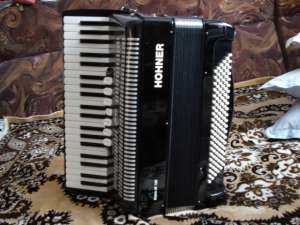 Hohner Bravo III 120