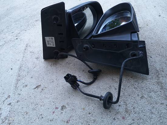 OGLINDA OPEL ZAFIRA 2000-2006 .